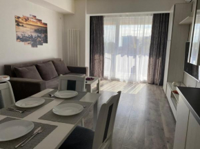 Briana Apartments, Mamaia